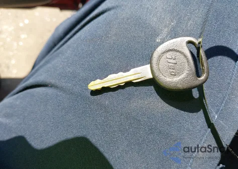 2003 Chevrolet Avalanche 1500 из США, поврежденный, VIN 3GNEC13T93G155839